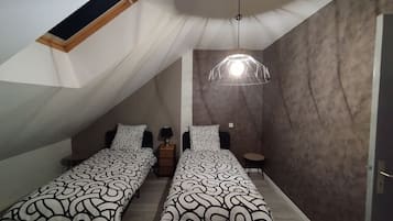 2 slaapkamers, een strijkplank/strijkijzer, reisbedje, wifi