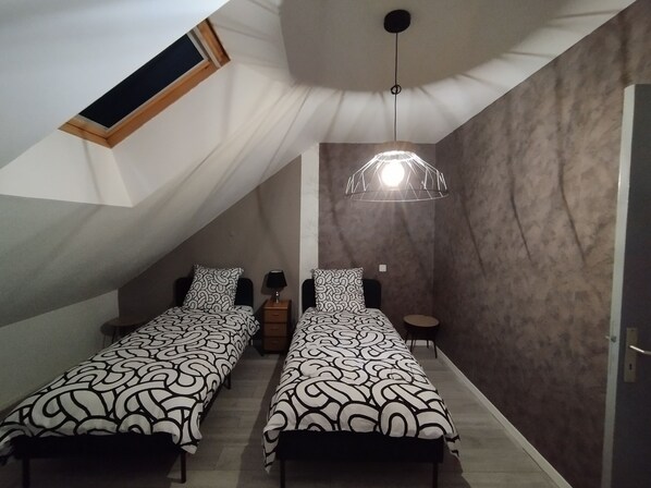 2 chambres, fer et planche à repasser, lit parapluie, Wi-Fi