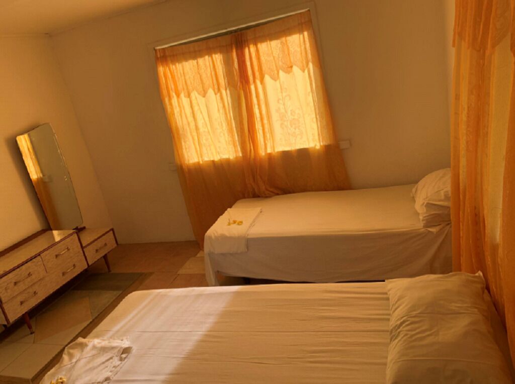 2 chambres, fer et planche à repasser, draps fournis