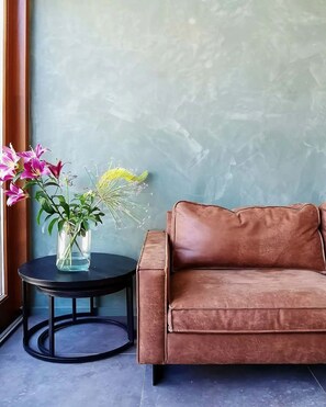 TV, DVD player, books, stereo - A minute to the tram, a minute to the beach-explore Amsterdam like never before (Amsterdam)