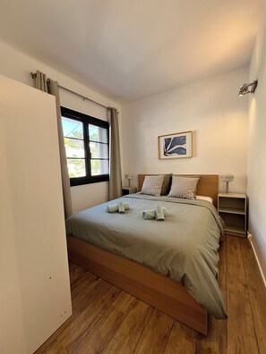1 bedroom, iron/ironing board, WiFi, bed sheets - Lovely T2 at the foot of Mont Faron  (Toulon)