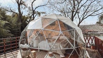 1 habitación, ropa de cama de alta calidad, cubrecamas y minibar