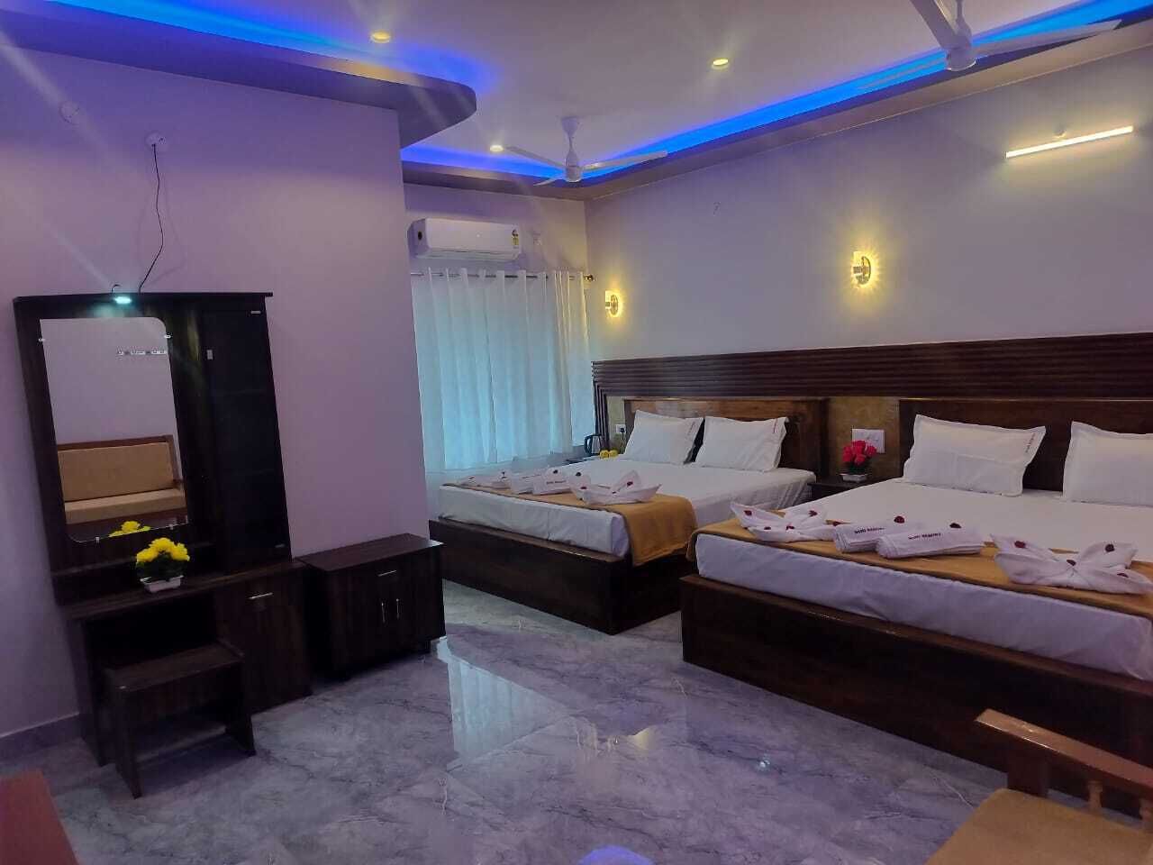 Family Room | Desk, iron/ironing board, free WiFi, bed sheets