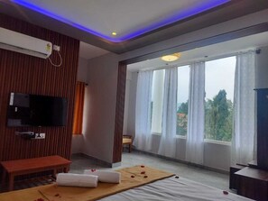 Luxury Room, Pool View | Desk, iron/ironing board, free WiFi, bed sheets - Sami Resort (Tirupattur)