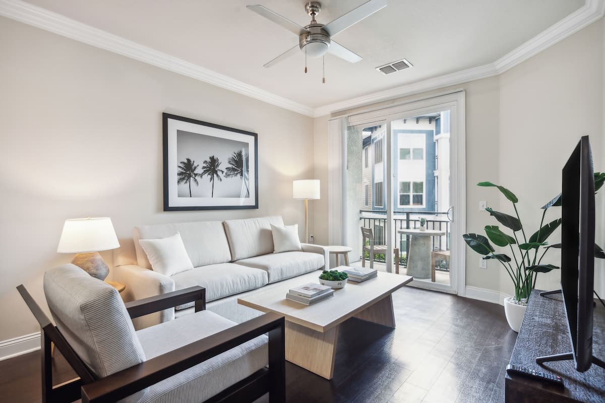 Appartement, 1 slaapkamer | Woonruimte | Een 32-inch televisie met digitale zenders