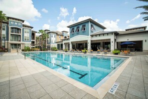 Outdoor pool - Century Millenia (Orlando)