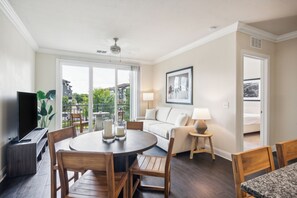 Apartment, 3 Bedrooms | In-room dining - Century Millenia (Orlando)