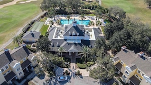 4 عدّة غرف نوم وخدمة الإنترنت