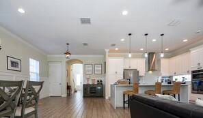 6 bedrooms - Amazing Beach House Near the Parks (Kissimmee)