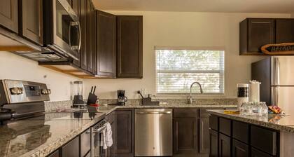 Bright Davenport Family Townhome Near Disney