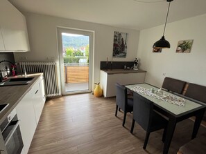 Kühlschrank, Herdplatte, Geschirrspüler