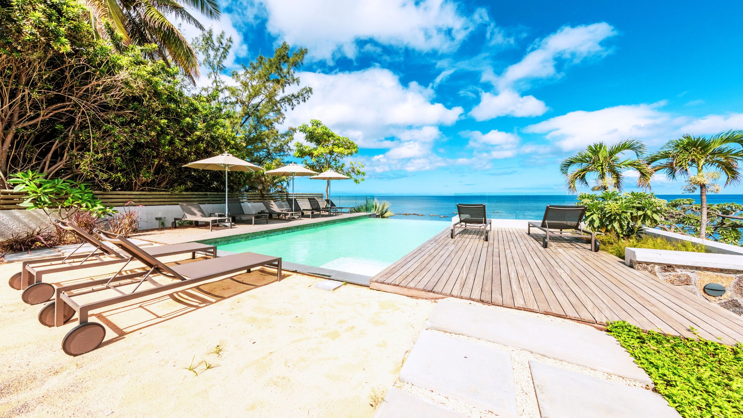 Appartement Familial, 3 chambres, vue plage | Vue sur le jardin