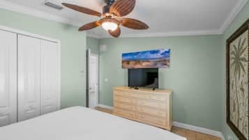 3 bedrooms, iron/ironing board, WiFi, bed sheets