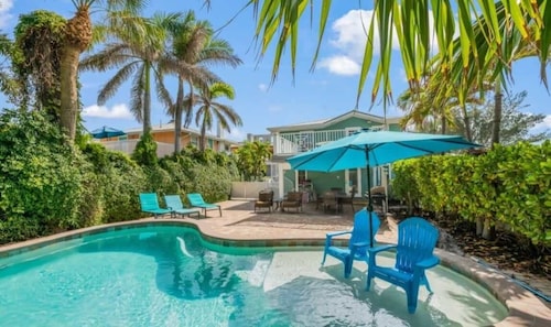 Sunset View Pet Friendly w/Pool Beach Home