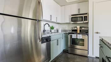 Apartment, 2 Bedrooms | Private kitchen