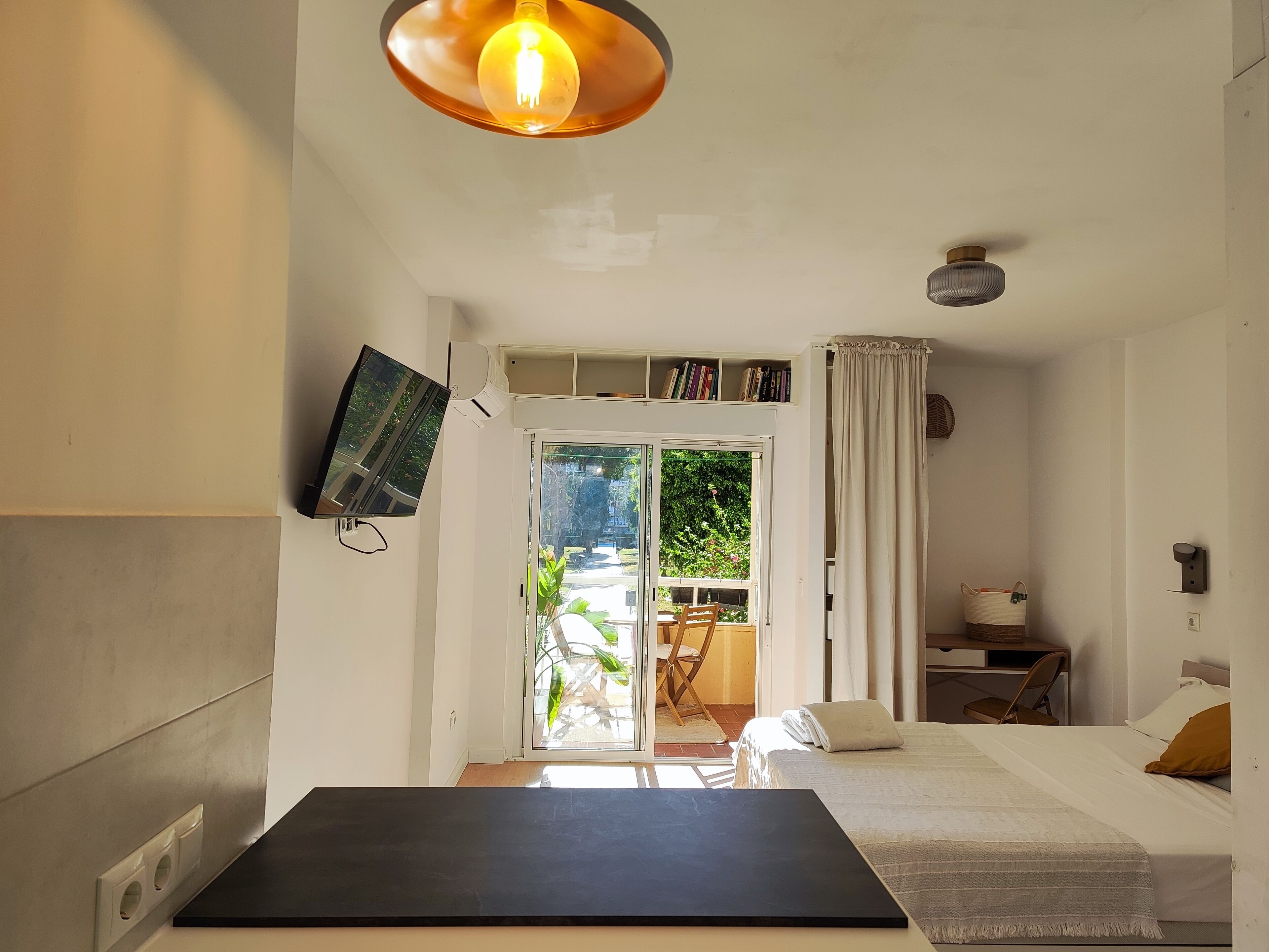 1 slaapkamer, een strijkplank/strijkijzer, wifi, beddengoed