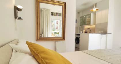 Pretty Studio With Sea View Agata