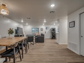 Dining - Unwind with your family at this cozy lakeside home! (Eufaula)