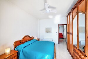 2 makuuhuonetta, silitysrauta/-lauta, ilmainen Wi-Fi, vuodevaatteet