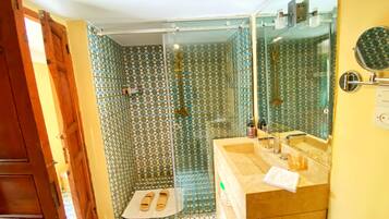 Deluxe Double Room, Ensuite (Double Room) | Bathroom