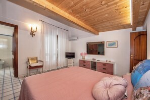 2 soverom, strykejern/-brett, wi-fi (inkludert) og sengetøy