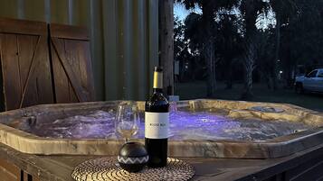 Bain à remous extérieur