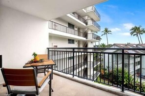 Condo, Multiple Beds (Kona Alii 407) | Property grounds