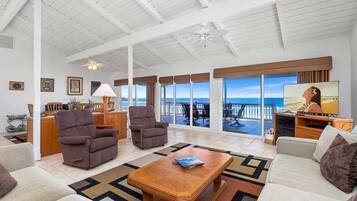 House, Multiple Beds (Hale Lani) | Dining