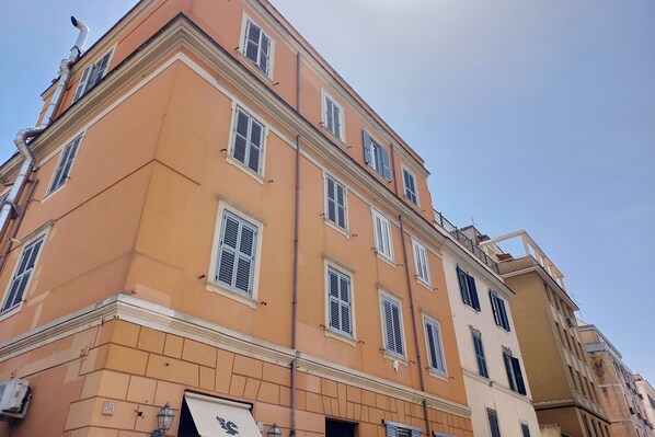 Exterior - Central Alba Home Re di Roma apartment, just minutes from the historic center (Roma)