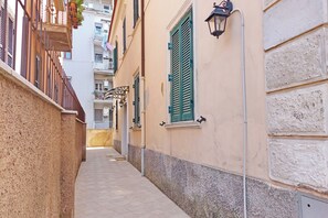 Exterior detail - Central Alba Home Re di Roma apartment, just minutes from the historic center (Roma)