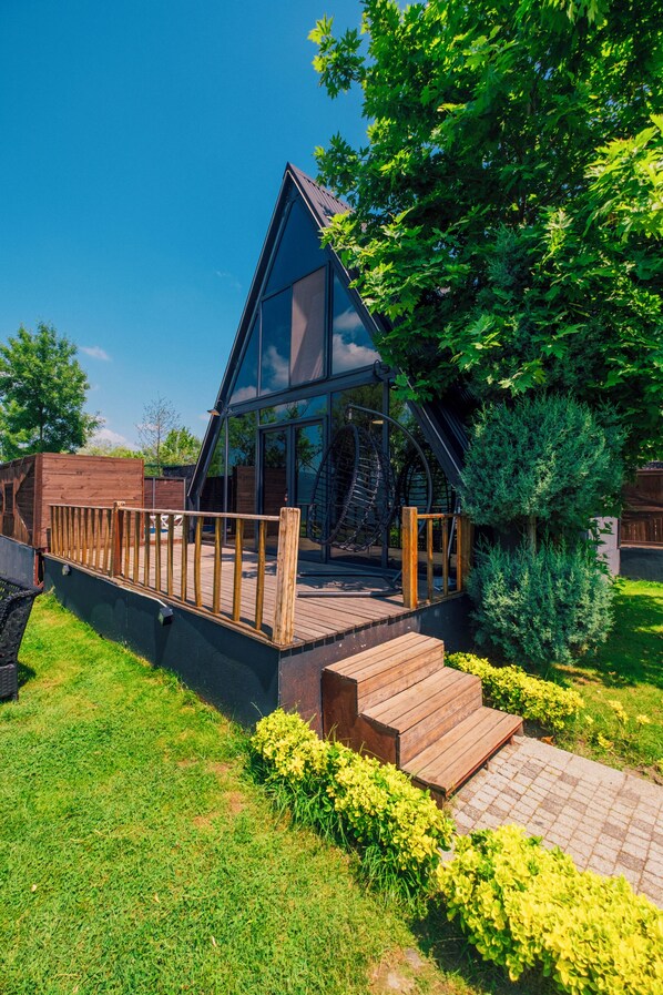 Comfort Bungalow, Lake View | Terrace/patio