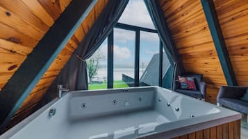 Svit Deluxe - sjöutsikt | Sängkläder