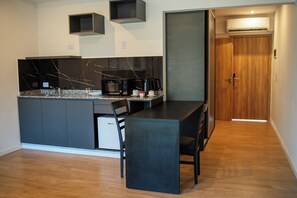 Minibar, safe på rommet, blendingsgardiner og lydisolert