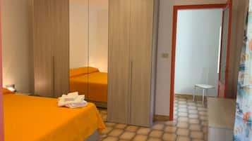 2 chambres, bureau, fer et planche à repasser, Wi-Fi gratuit
