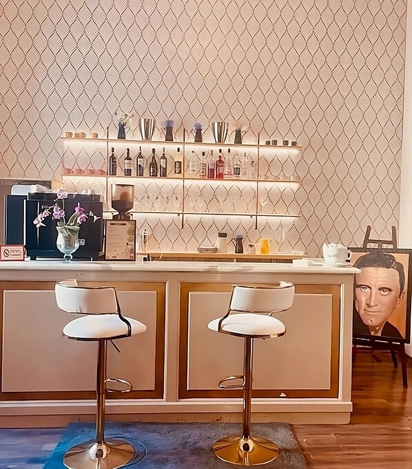 Rom, 1 soverom, røyk, hageutsikt | Bar (på overnattingsstedet)