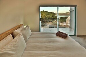 5 عدّة غرف نوم وأغطية فراش متميزة وبديكورات فريدة لكل غرفة