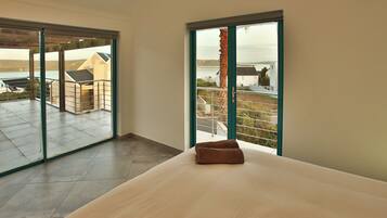 5 bedrooms, premium bedding, individually decorated