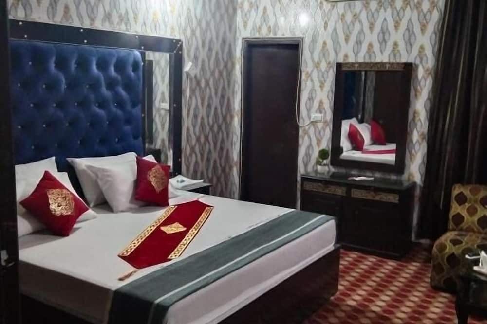 Royal Palace Hotel Lahore