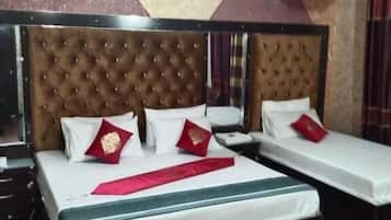 Deluxe Double Room | Soundproofing, iron/ironing board, free WiFi