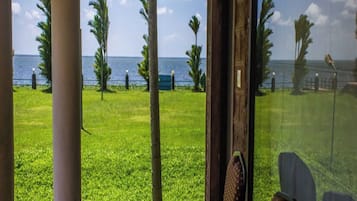 Phòng Executive, quang cảnh hồ | 1 phòng ngủ, bàn, phòng cách âm, bộ trải giường