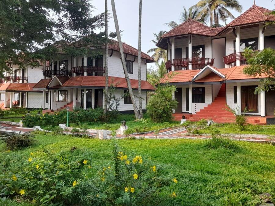 Deluxe Double Room | Desk, soundproofing, bed sheets