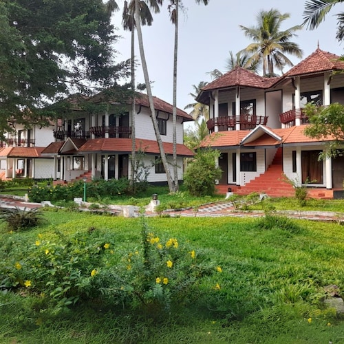 Goldfield Club & Lake Resort, Kumarakom