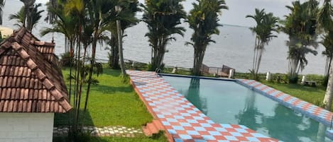 Piscine couverte