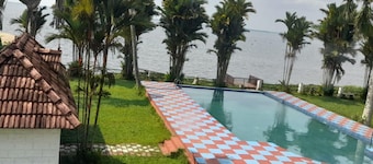 Goldfield Club & Lake Resort, Kumarakom