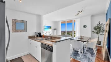 Basic Apartment, 2 Bedrooms, Balcony, Ocean View | Private kitchen | Fridge, microwave, oven, stovetop