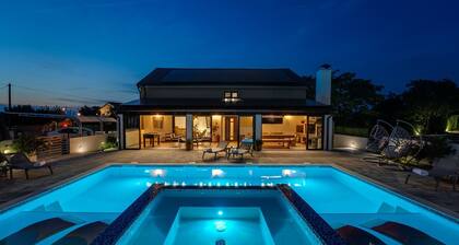 Luxusvilla Meden Dol mit beheiztem Pool, Whirlpool und 2 Saunen