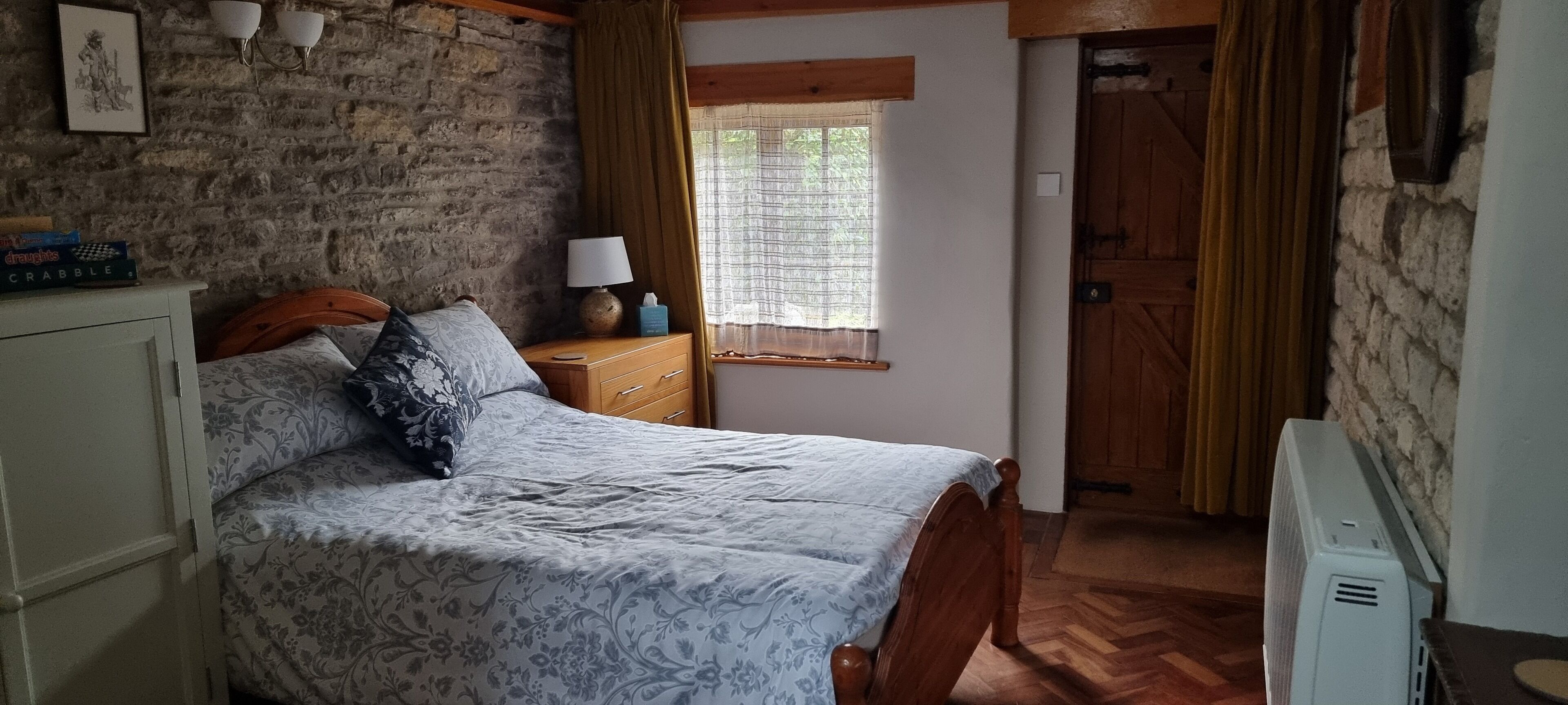 1 bedroom, free WiFi, bed sheets