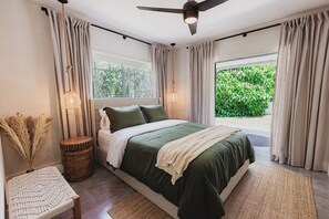 3 Schlafzimmer, Schreibtisch, Bügeleisen/Bügelbrett, Reisekinderbett