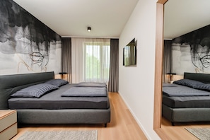2 bedrooms, desk, iron/ironing board, WiFi