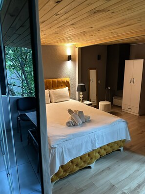 Premium bedding, minibar, desk, laptop workspace - Demirtaş Hotel  (Istanbul)